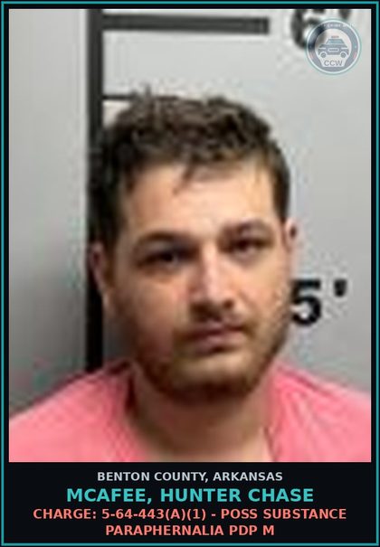 CCW arrest card for Mcafee, Hunter Chase in Benton County: Charge: 5-64-443(a)(1) - POSS DRUG PARAPHERNALIA PDP M