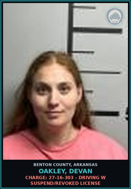 CCW arrest card for Oakley, Devan in Benton County: Charge: 27-16-303 - DRIVING W SUSPEND/REVOKED LICENSE