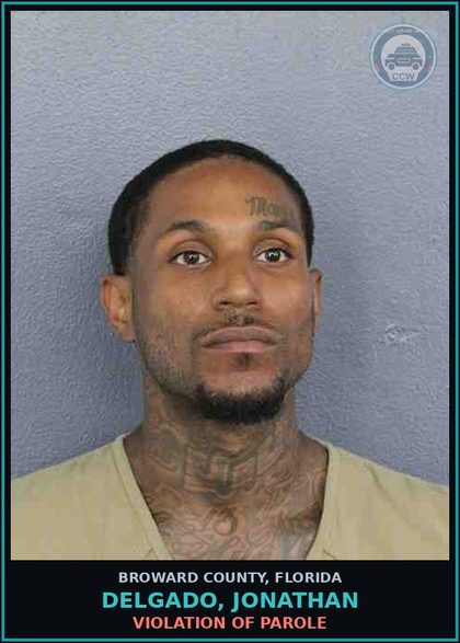 CCW arrest card for DELGADO, JONATHAN in Broward County: VIOLATION OF PAROLE