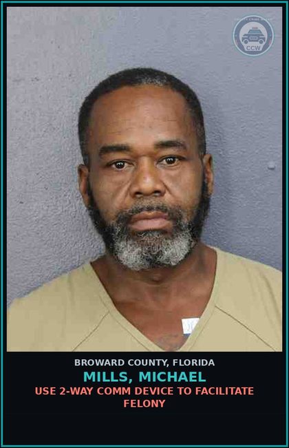 CCW arrest card for MILLS, MICHAEL in Broward County: DISTRIBUTE/DELIVER COCAINE