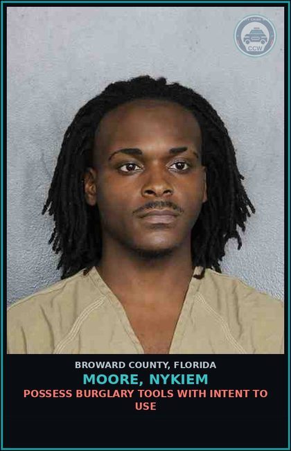 CCW arrest card for MOORE, NYKIEM in Broward County: LOITERING OR PROWLING