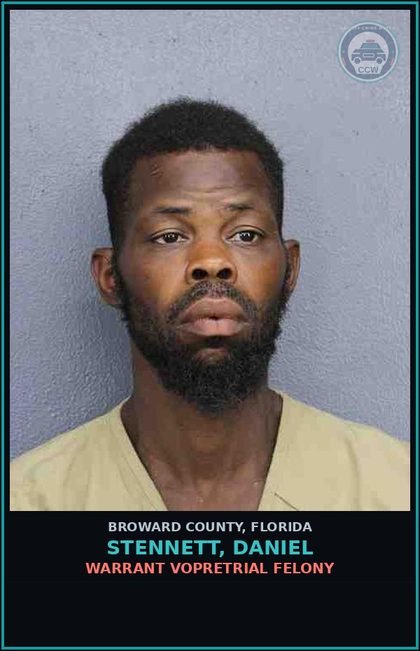 CCW arrest card for STENNETT, DANIEL in Broward County: WARRANT VOPRETRIAL FELONY