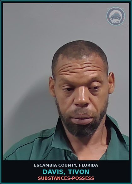 CCW arrest card for DAVIS, TIVON in Escambia County: DRUGS-POSSESS