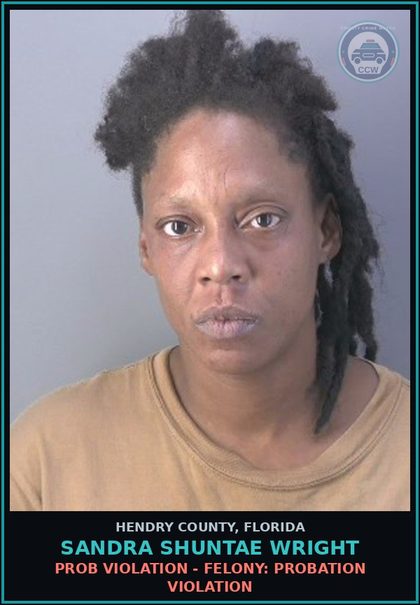 CCW arrest card for SANDRA SHUNTAE WRIGHT in Hendry County: DRUG EQUIP-POSSESS: AND OR USE