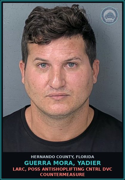CCW arrest card for GUERRA MORA, YADIER in Hernando County: LARC