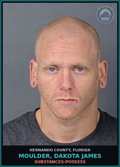 CCW arrest card for MOULDER, DAKOTA JAMES in Hernando County: DRUGS-POSSESS