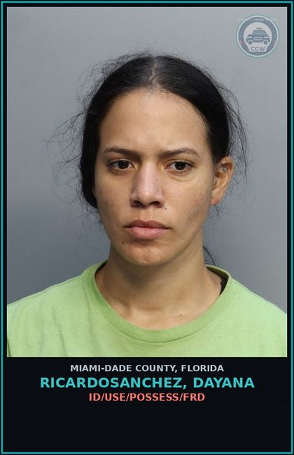 CCW arrest card for RICARDOSANCHEZ, DAYANA in Miami-Dade County: ID/USE/POSSESS/FRD
