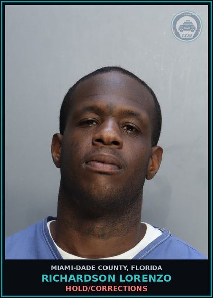 CCW arrest card for RICHARDSON LORENZO in Miami-Dade County: HOLD/CORRECTIONS