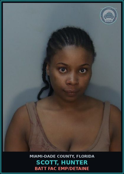 CCW arrest card for SCOTT, HUNTER in Miami-Dade County: BATT FAC EMP/DETAINE