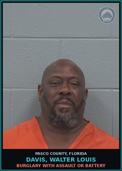 CCW arrest card for DAVIS, WALTER LOUIS in Pasco County: BURGLARY WITH ASSAULT OR BATTERY