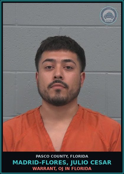 CCW arrest card for MADRID-FLORES, JULIO CESAR in Pasco County: WARRANT, OJ IN FLORIDA