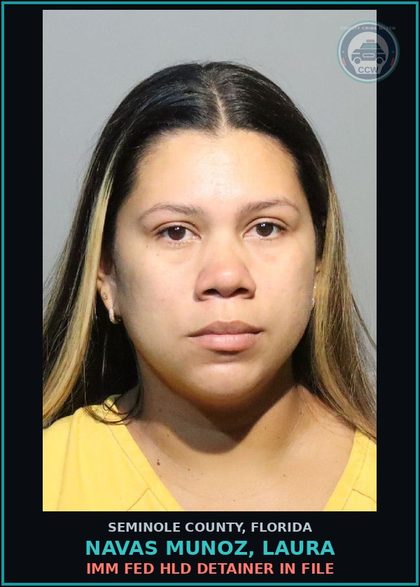 CCW arrest card for NAVAS MUNOZ, LAURA in Seminole County: HOLD FOR IMMIGRATION DETAINER IN FILE