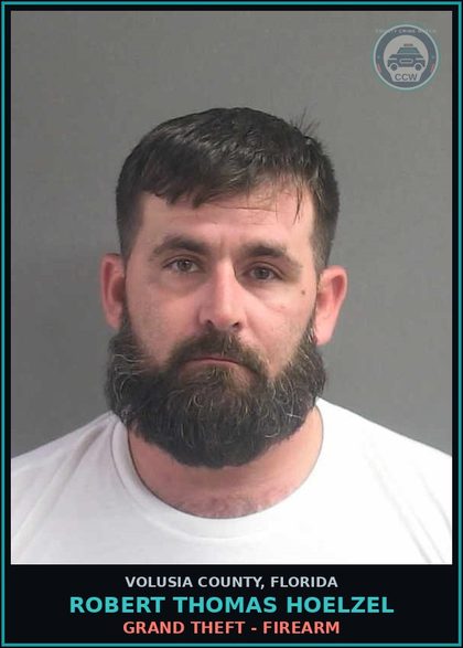 CCW arrest card for ROBERT THOMAS HOELZEL in Volusia County: VIOLATION PROBATION/COM.CONTROL-FELONY