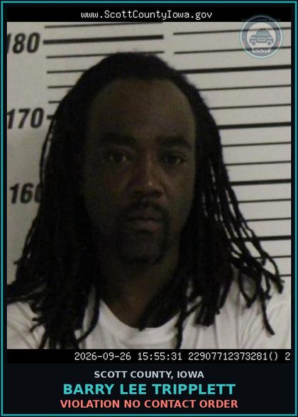 CCW arrest card for Barry Lee Tripplett in Scott County: VIOLATION NO CONTACT ORDER