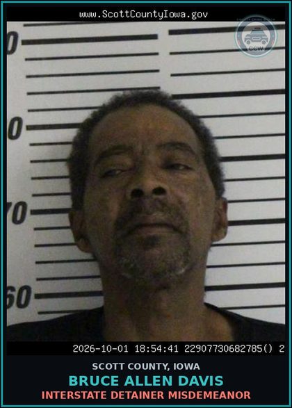 CCW arrest card for Bruce Allen Davis in Scott County: INTERSTATE DETAINER MISDEMEANOR