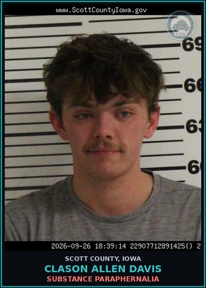 CCW arrest card for Clason Allen Davis in Scott County: DRUG PARAPHERNALIA