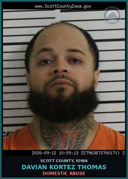 CCW arrest card for Davian Kortez Thomas in Scott County: DOMESTIC ABUSE