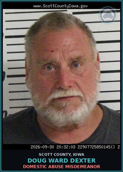 CCW arrest card for Doug Ward Dexter in Scott County: DOMESTIC ABUSE MISDEMEANOR