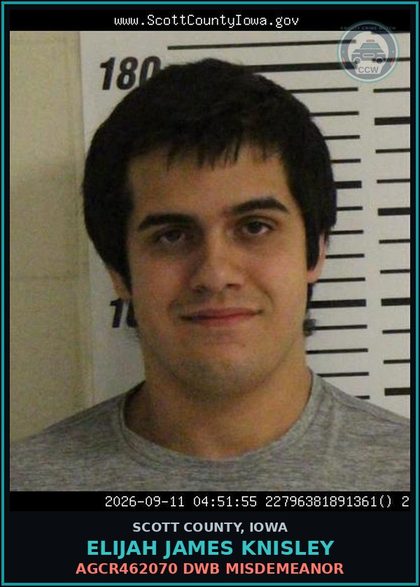 CCW arrest card for Elijah James Knisley in Scott County: AGCR462070 DWB MISDEMEANOR