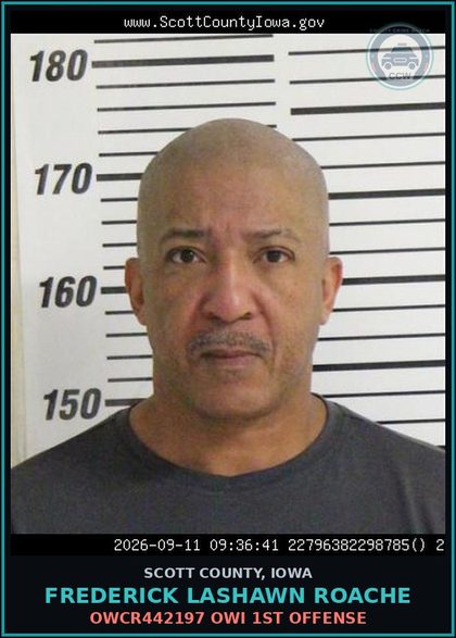 CCW arrest card for Frederick Lashawn Roache in Scott County: OWCR442197 OWI 1ST OFFENSE