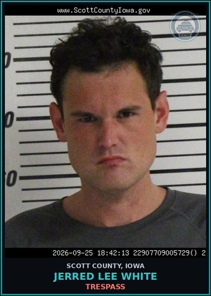 CCW arrest card for Jerred Lee White in Scott County: TRESPASS