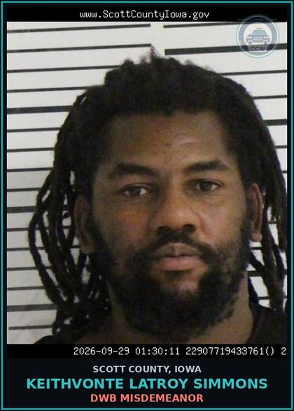 CCW arrest card for Keithvonte Latroy Simmons in Scott County: DWB MISDEMEANOR