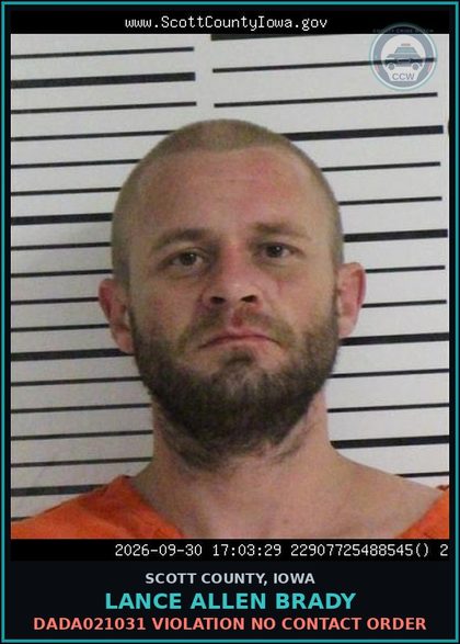 CCW arrest card for Lance Allen Brady in Scott County: DADA021031 VIOLATION NO CONTACT ORDER