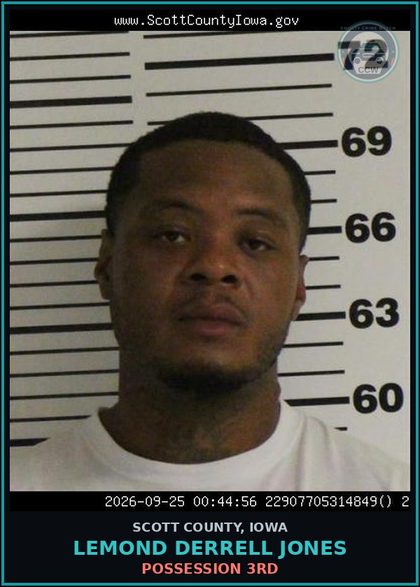 CCW arrest card for Lemond Derrell Jones in Scott County: DRIVING WHILE BARRED MISDEMEANOR