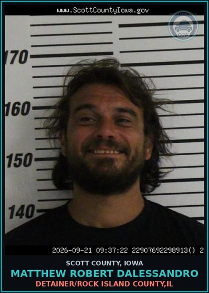 CCW arrest card for Matthew Robert Dalessandro in Scott County: DETAINER/ROCK ISLAND COUNTY,IL