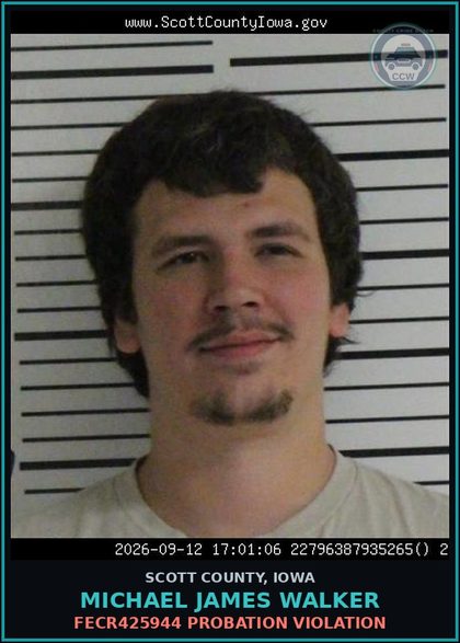 CCW arrest card for Michael James Walker in Scott County: FECR425944 PROBATION VIOLATION