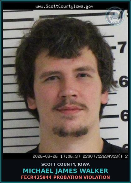 CCW arrest card for Michael James Walker in Scott County: FECR425944 PROBATION VIOLATION