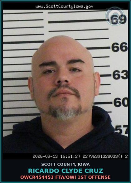 CCW arrest card for Ricardo Clyde Cruz in Scott County: OWCR454453 FTA/OWI 1ST OFFENSE
