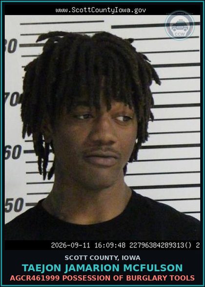 CCW arrest card for Taejon Jamarion Mcfulson in Scott County: FECR433165 PROBATION VIOLATION