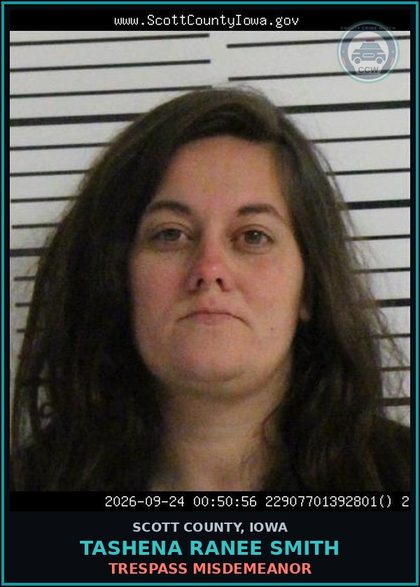 CCW arrest card for Tashena Ranee Smith in Scott County: TRESPASS MISDEMEANOR