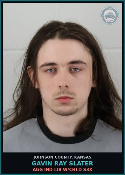 CCW arrest card for GAVIN RAY SLATER in Johnson County: AGG IND LIB W/chld s3x