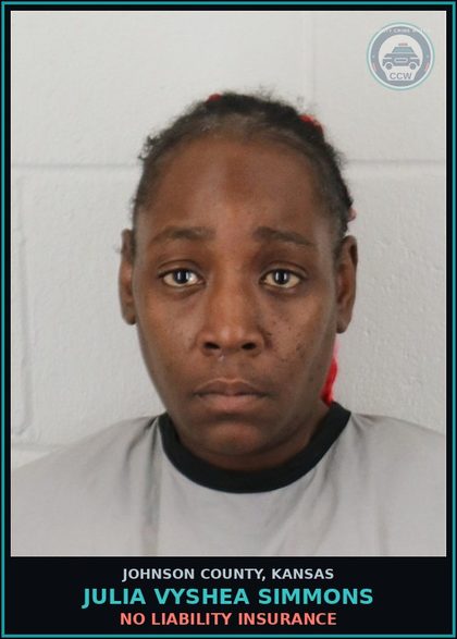 CCW arrest card for JULIA VYSHEA SIMMONS in Johnson County: NO LIABILITY INSURANCE