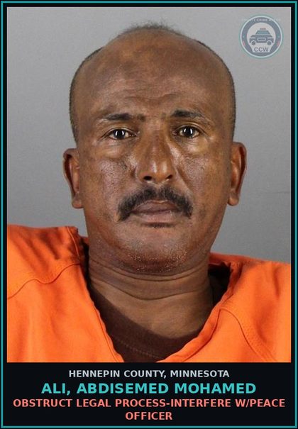 CCW arrest card for ALI, ABDISEMED MOHAMED in Hennepin County: LOITER WITH AN OPEN BOTTLE