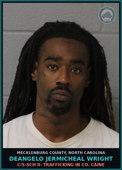 CCW arrest card for DEANGELO JERMICHEAL WRIGHT in Mecklenburg County: POSSESSION OF FIREARM BY FELON