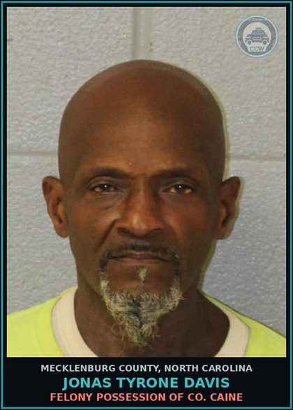 CCW arrest card for JONAS TYRONE DAVIS in Mecklenburg County: FELONY POSSESSION OF COCAINE