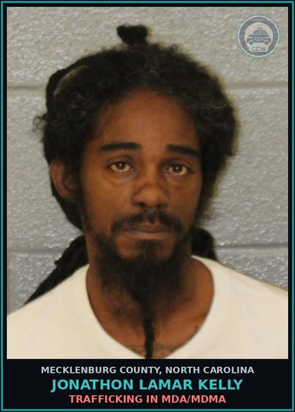 CCW arrest card for JONATHON LAMAR KELLY in Mecklenburg County: MAINTN VEH/DWELL/PLACE CS (F)
