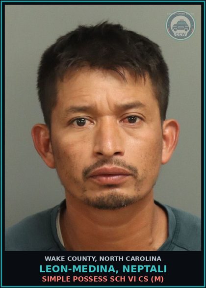 CCW arrest card for Leon-Medina, Neptali in Wake County: SIMPLE POSSESS SCH VI CS (M)