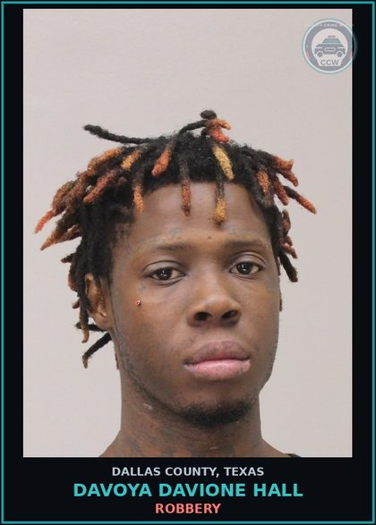 CCW arrest card for DAVOYA DAVIONE HALL in Dallas County: EVADING ARREST DET W/VEH