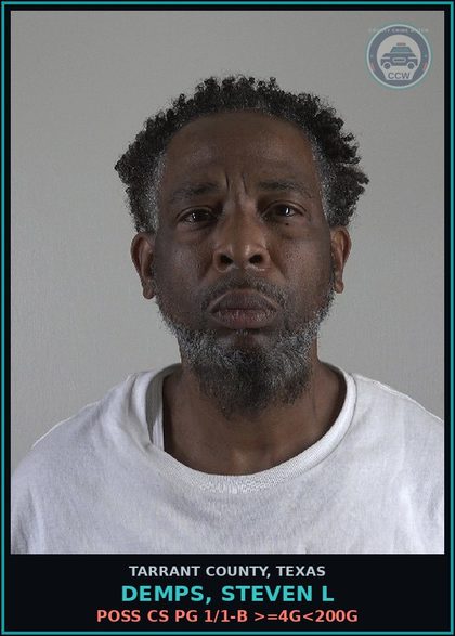 CCW arrest card for Demps, Steven L in Tarrant County: POSS CS PG 1/1-B >=4G<200G