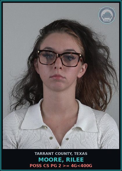 CCW arrest card for Moore, Rilee in Tarrant County: EVADING ARREST DETENTION