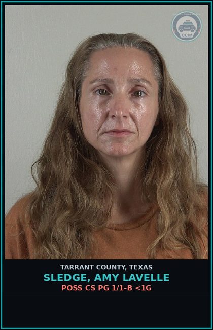 CCW arrest card for Sledge, Amy Lavelle in Tarrant County: POSS CS PG 1/1-B <1G