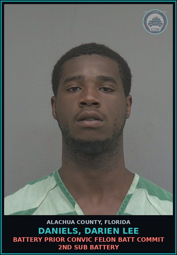 Booking mugshot of DANIELS, DARIEN LEE in Alachua County