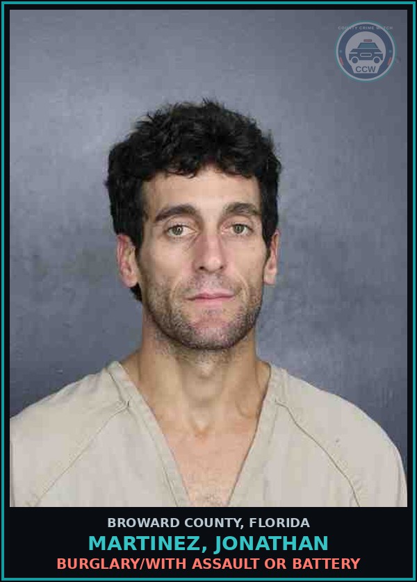 Booking mugshot of MARTINEZ, JONATHAN in Broward County