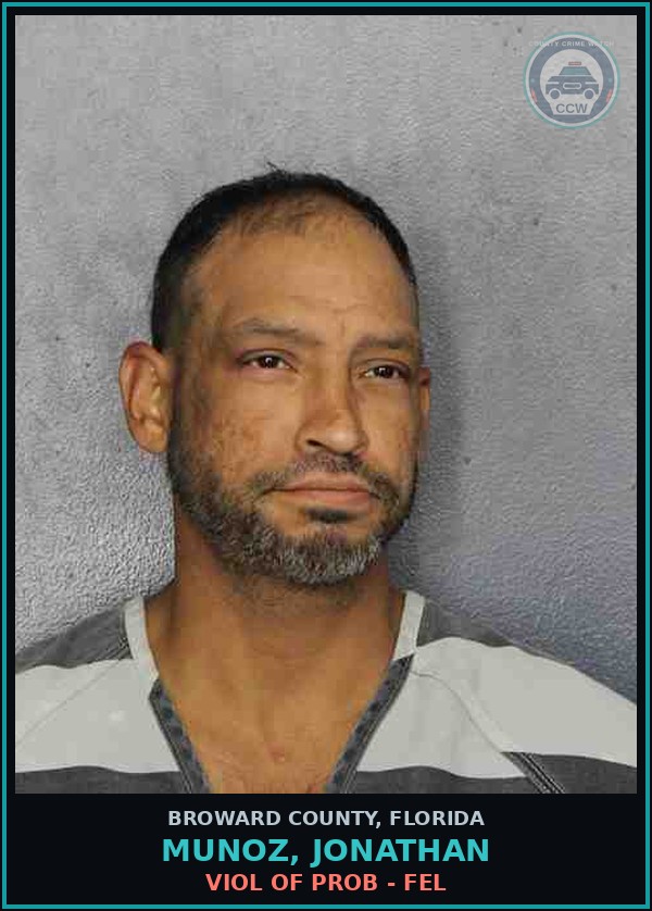 Booking mugshot of MUNOZ, JONATHAN in Broward County