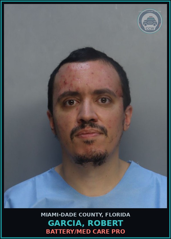 Booking mugshot of GARCIA, ROBERT in Miami-Dade County