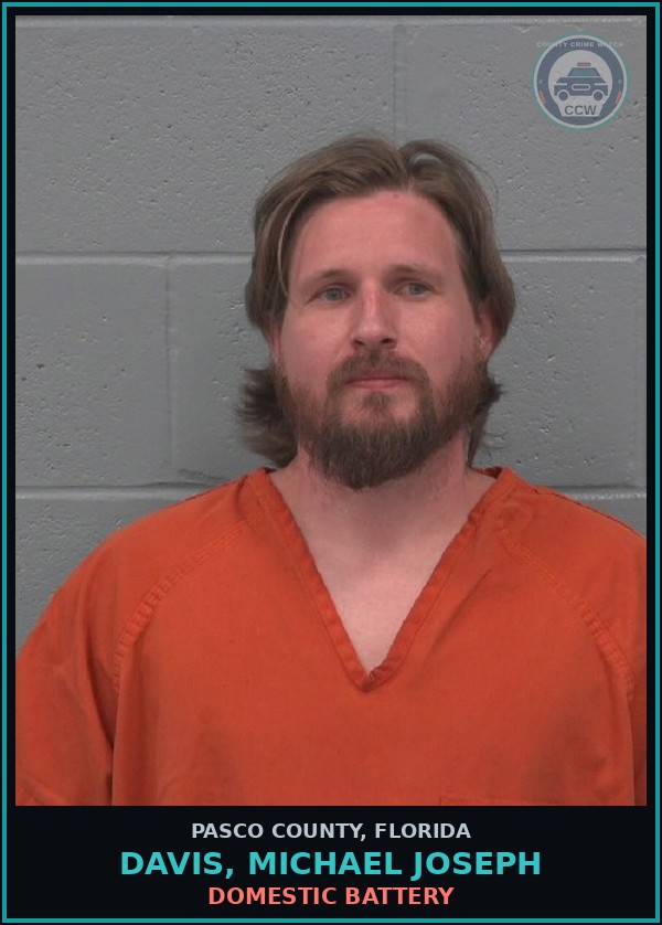 Booking mugshot of DAVIS, MICHAEL JOSEPH in Pasco County